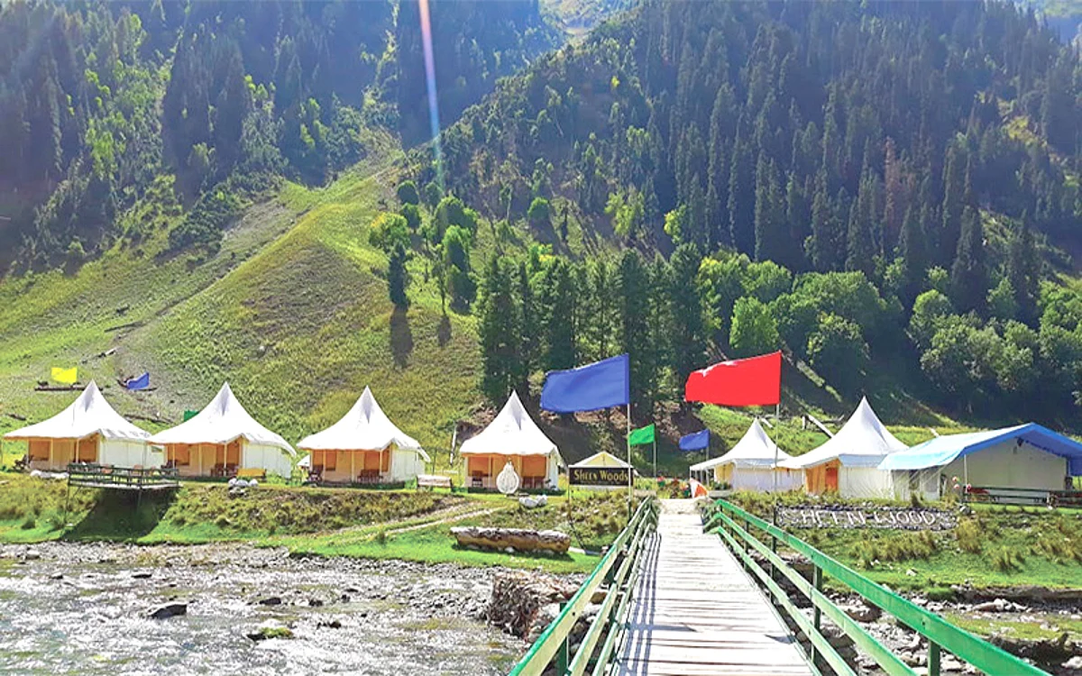 Faizan introduces European style camping agency in Sonamarg