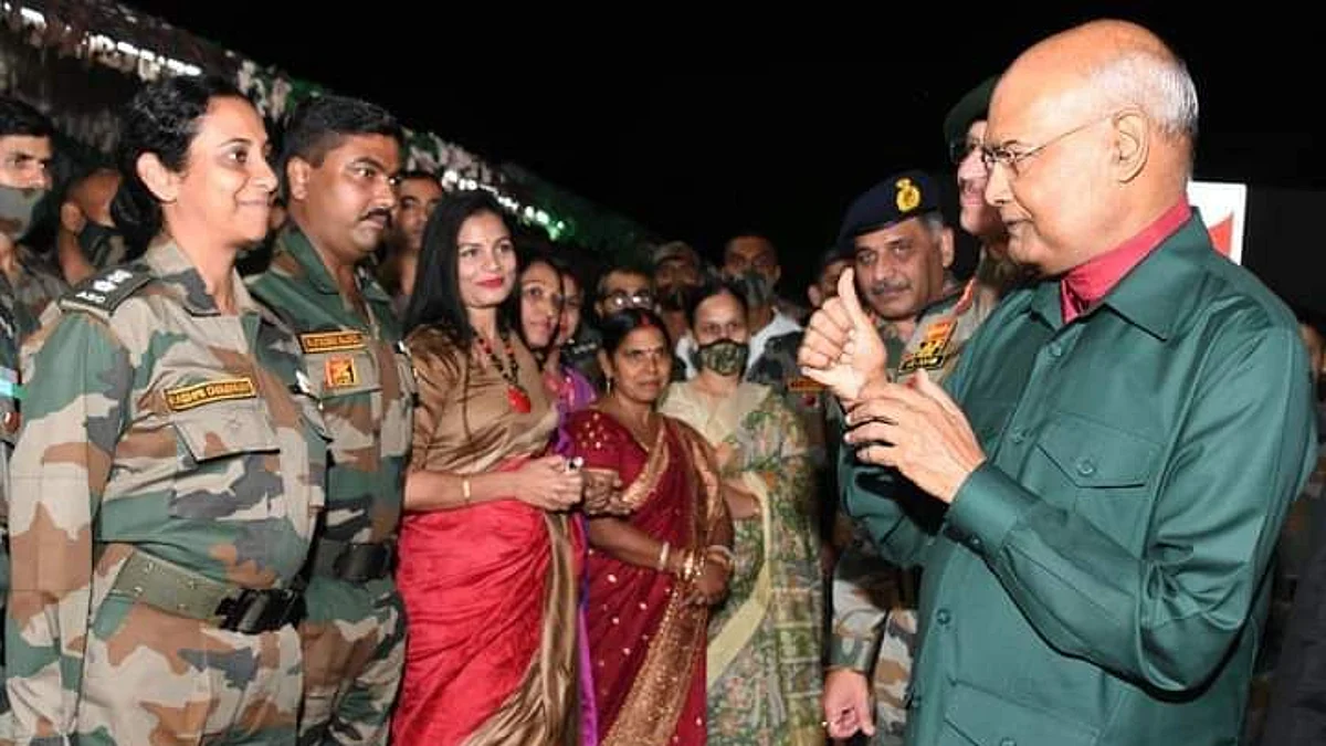 President Ramnath Kovind interacting with soldiers of the Indian Army at the Army's Northern Commmand in J&K's Udhampur district.