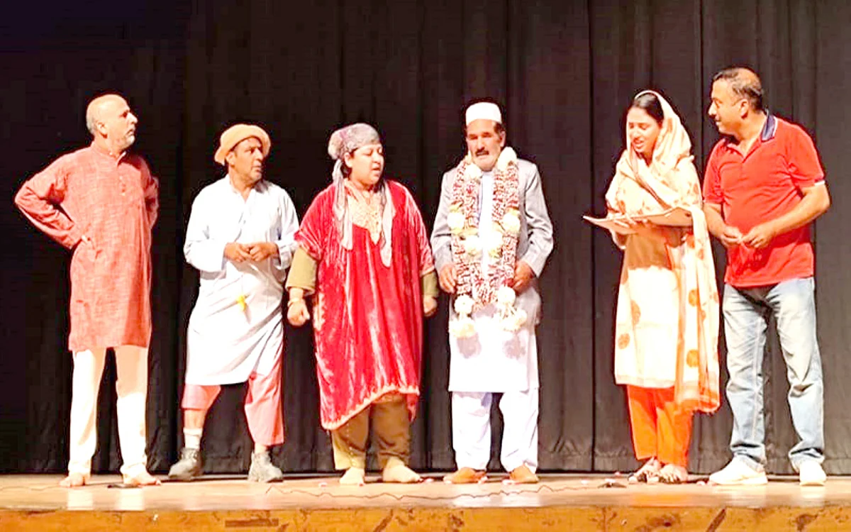 Young Dramatists Society enthralls audience with comedy play
