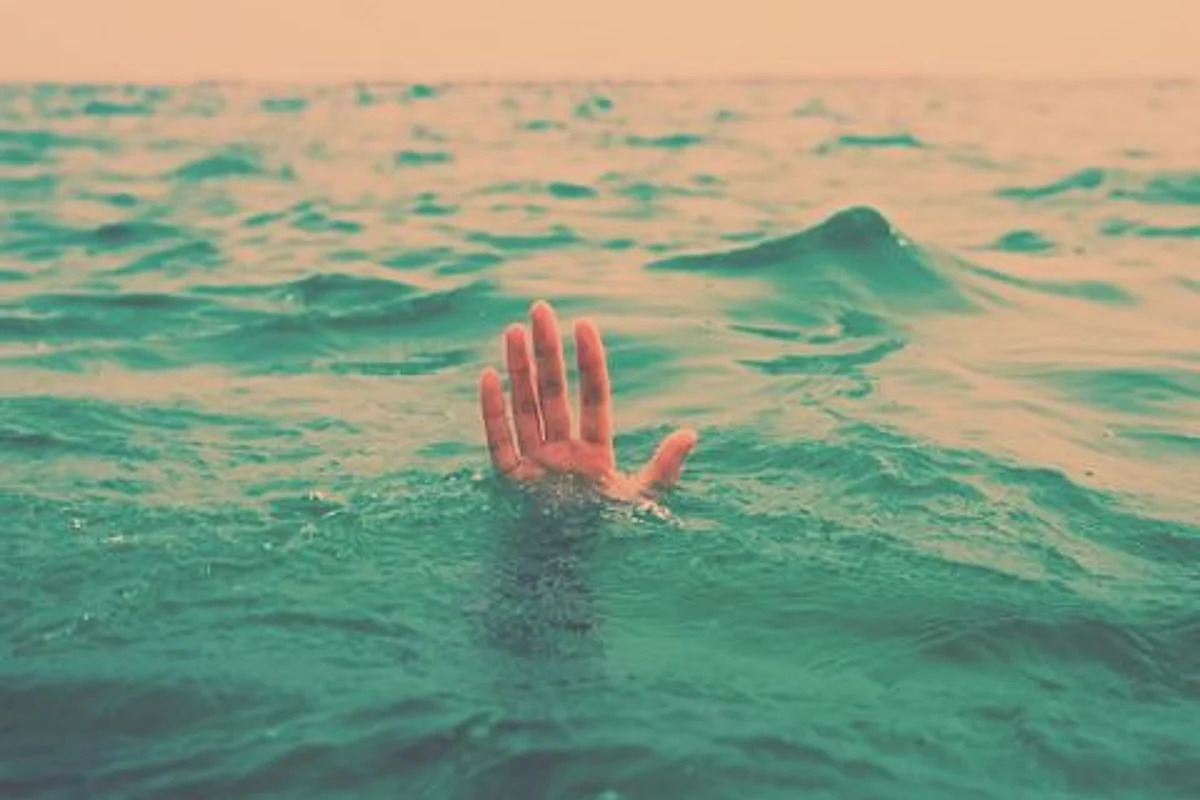Shepherd drowns after slipping into Jhelum at Sopore