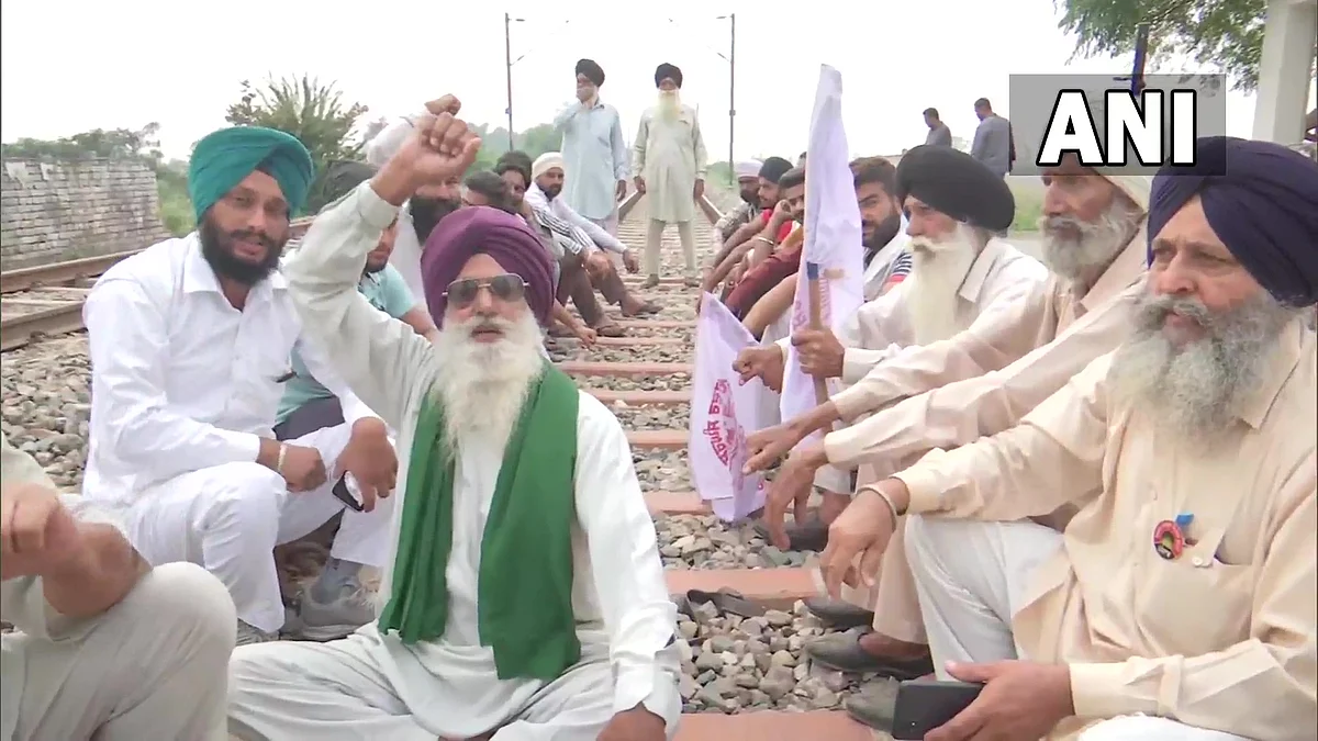 Farmers block train traffic in Punjab, Haryana as part of 'rail roko' stir over Lakhimpur incident