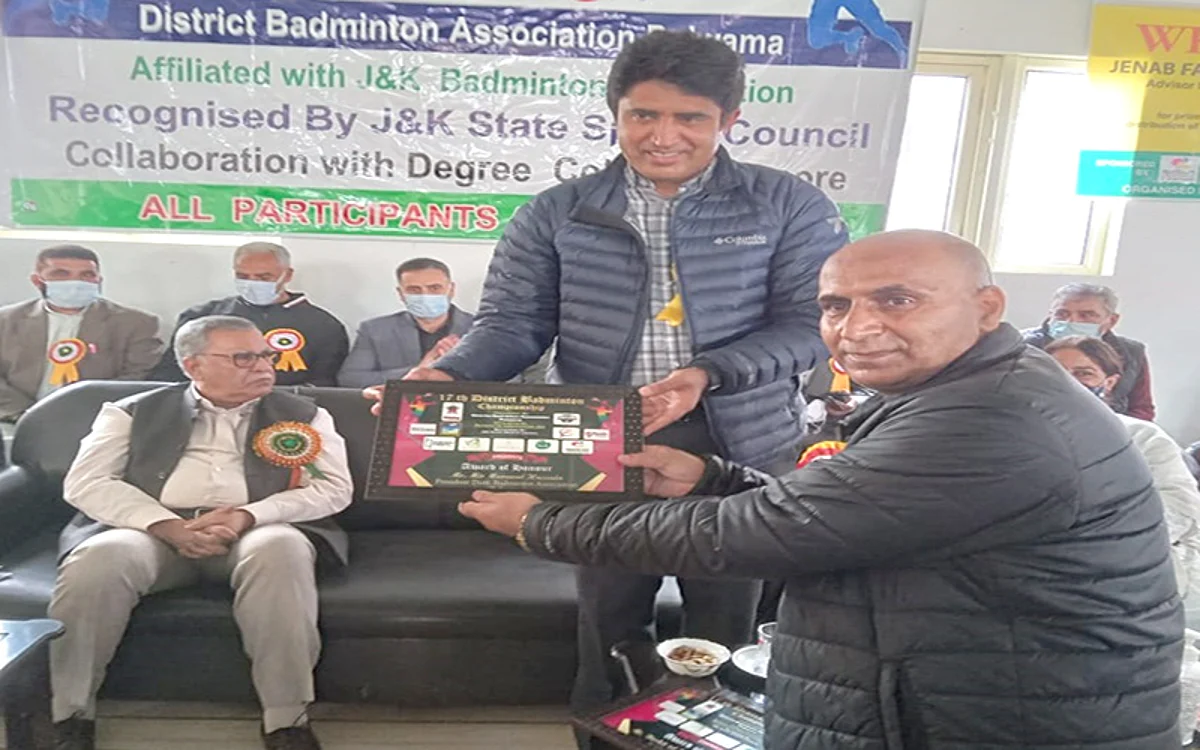 Advisor Khan attends closing ceremony of District Badminton Championship