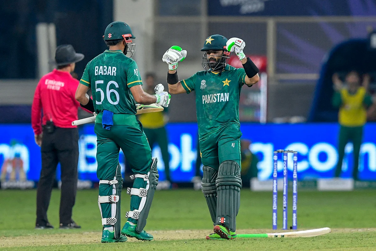 Pakistan win by 10 wickets