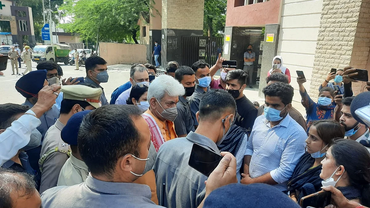 J&K govt extends services of protesting nursing staff by three months