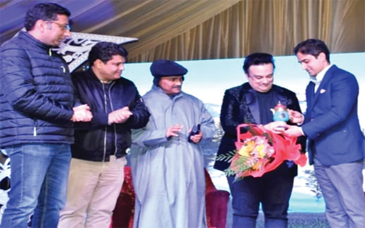 Renowned Bollywood singer Adnan Sami enthrals audience at Cheshmashahi