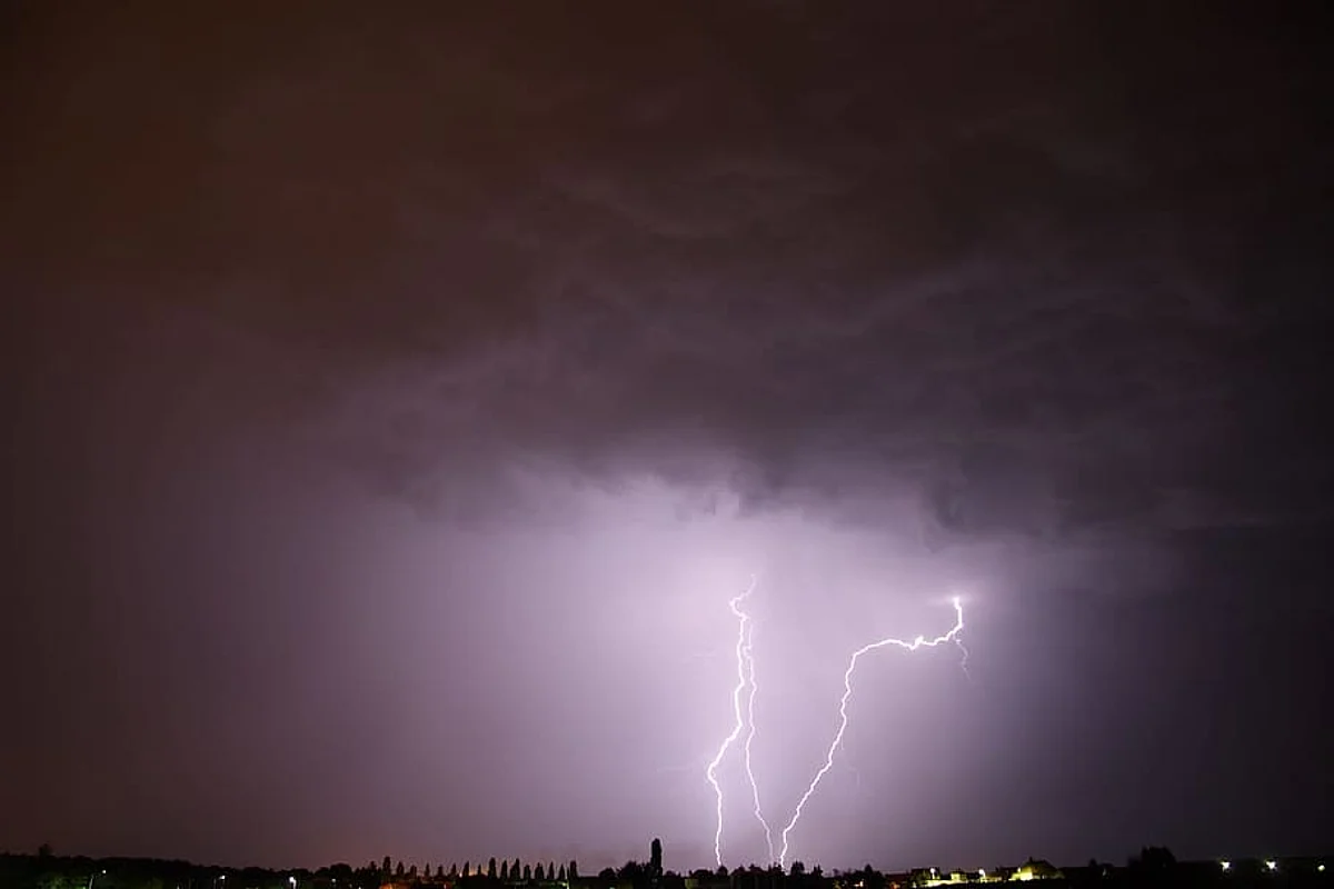 Violent storm leaves 250,000 households in France without power
