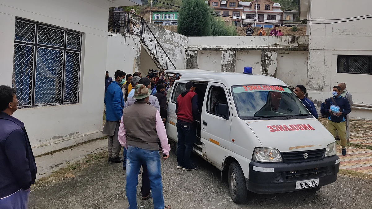 Two killed, another injured as cab falls into gorge in J&K's Bhaderwah