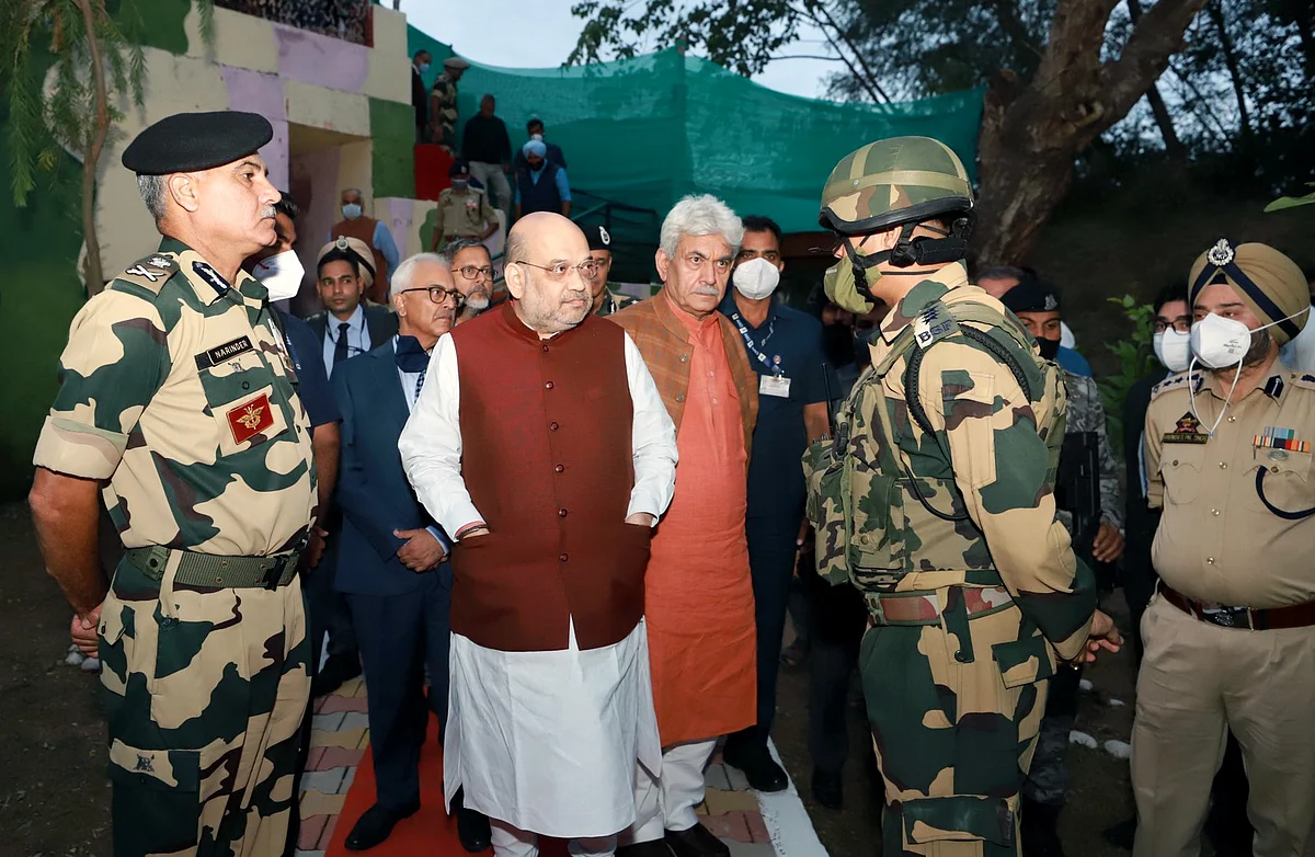 HM visits BSF BOP in Jammu; interacts with border people