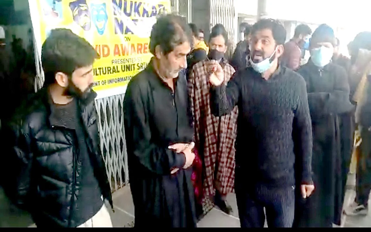 Nukkad Natak performed at SKIMS
