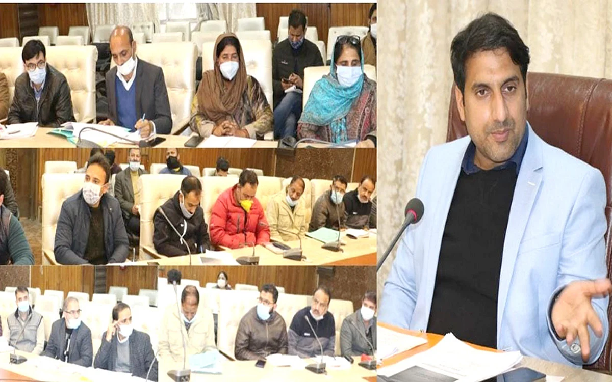 DC Srinagar reviews implementation of Employment Generation Schemes