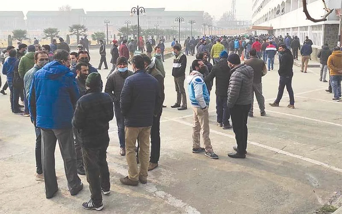 Civil Secretariat employees observe 2-hour strike