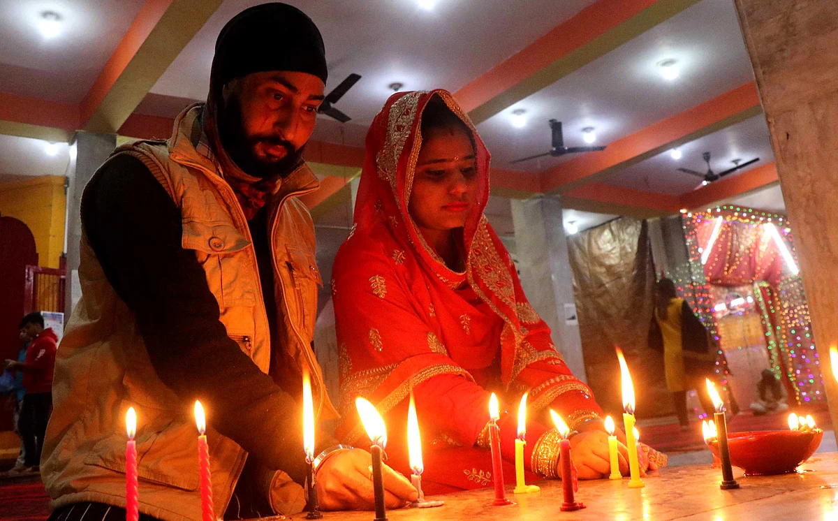 Diwali celebrated with religious fervor across J&K
