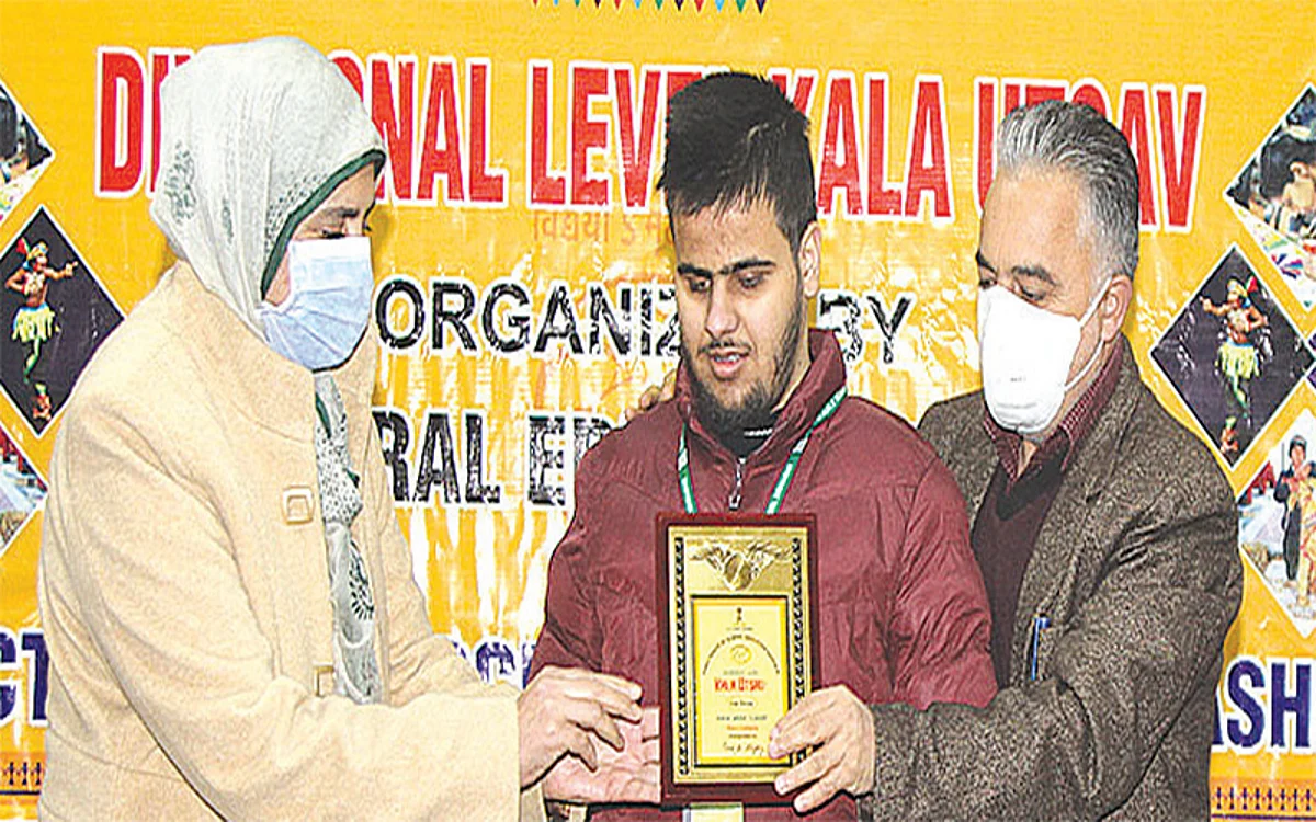 Visually impaired student of DPS Srinagar secures 1st rank in Kala Utsav Arts festival