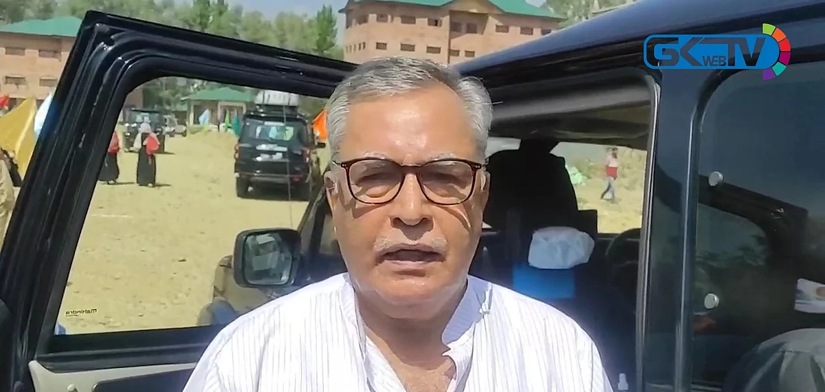Advisor Khan compliments J&K Water Sports players