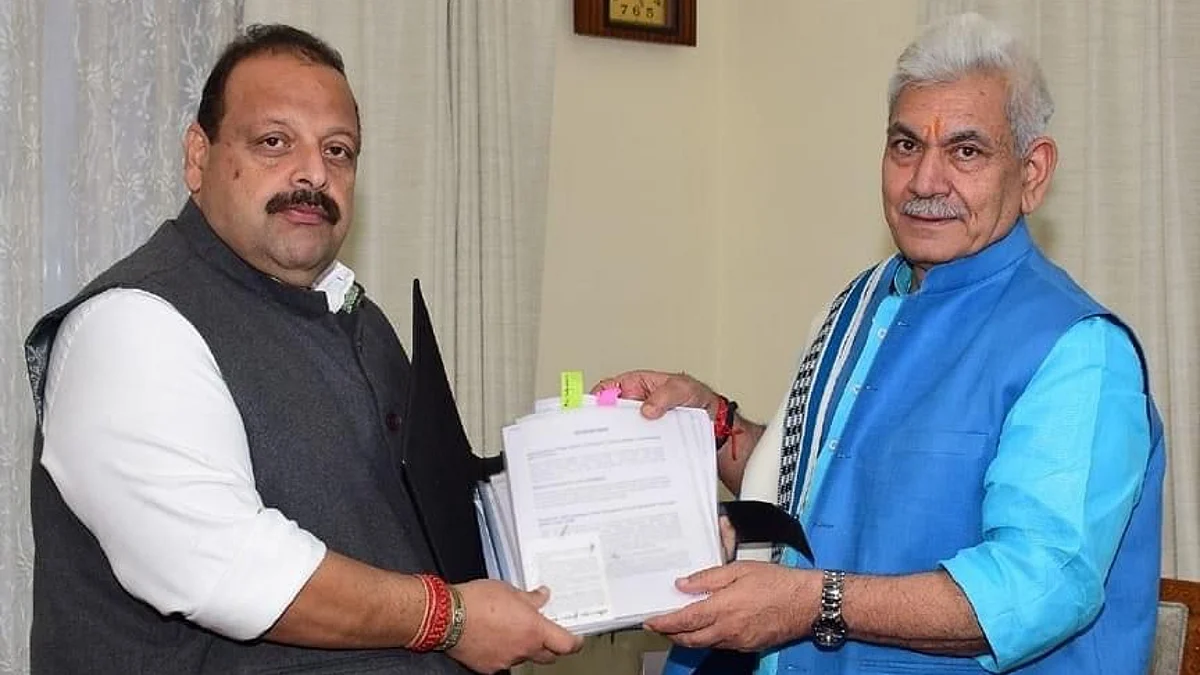 Devender Rana calls on LG Sinha, raises issues of public importance
