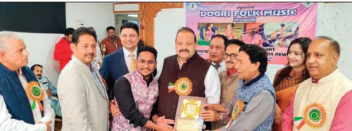 Develop passion for mother tongue: Devender Rana