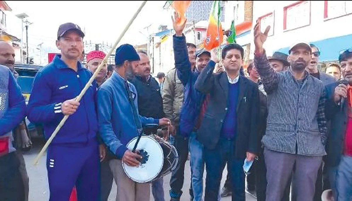BJP workers thank Gadkari for fulfilling demand of Chenab Valley
