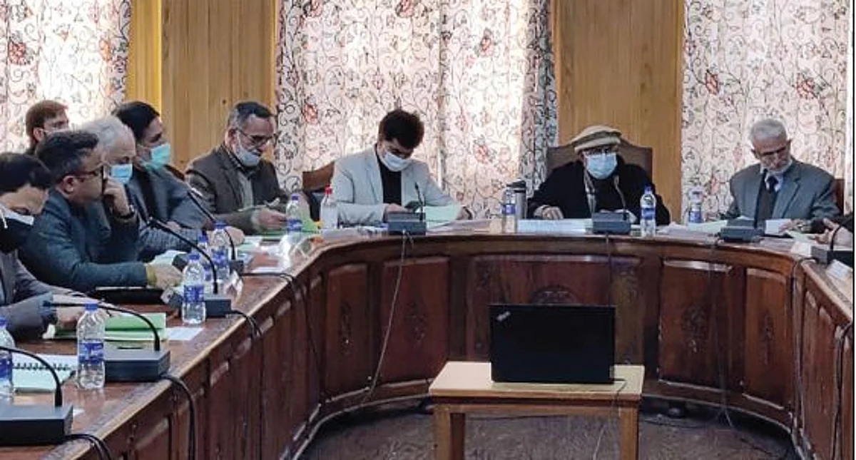 Chairs 54th Academic Council meeting | KU VC calls for time-bound implementation of NEP-2020