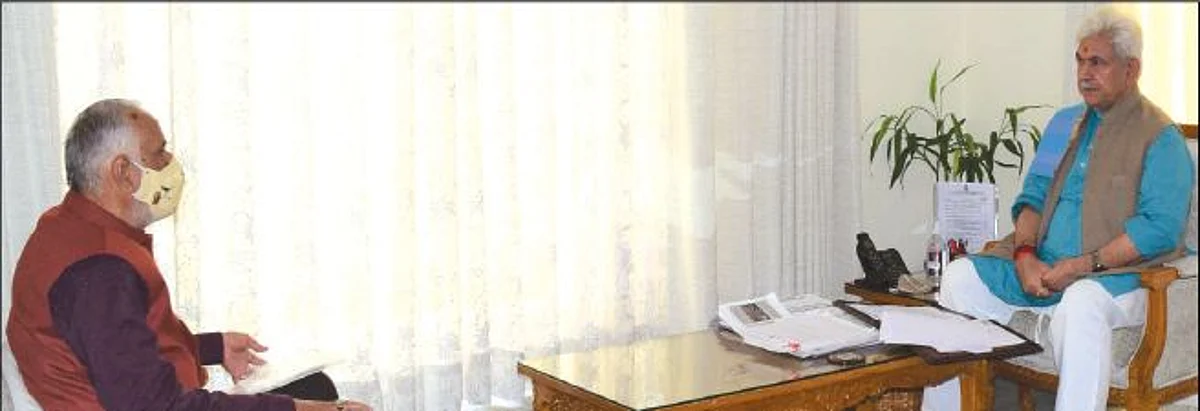 Former MP Manhas calls on LG Manoj Sinha