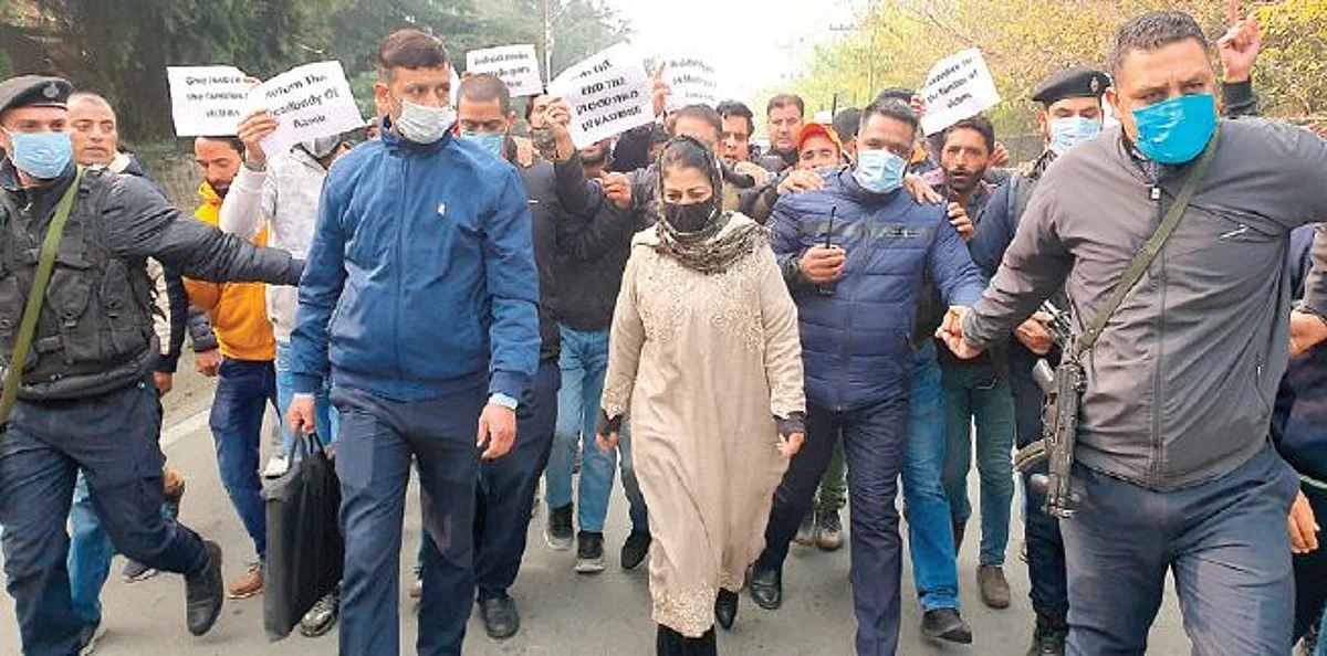 HYDERPORA ENCOUNTER | Mehbooba Mufti calls for stringent punishment to guilty