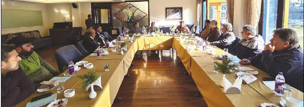 Hoteliers Club Gulmarg chapter elects office bearers