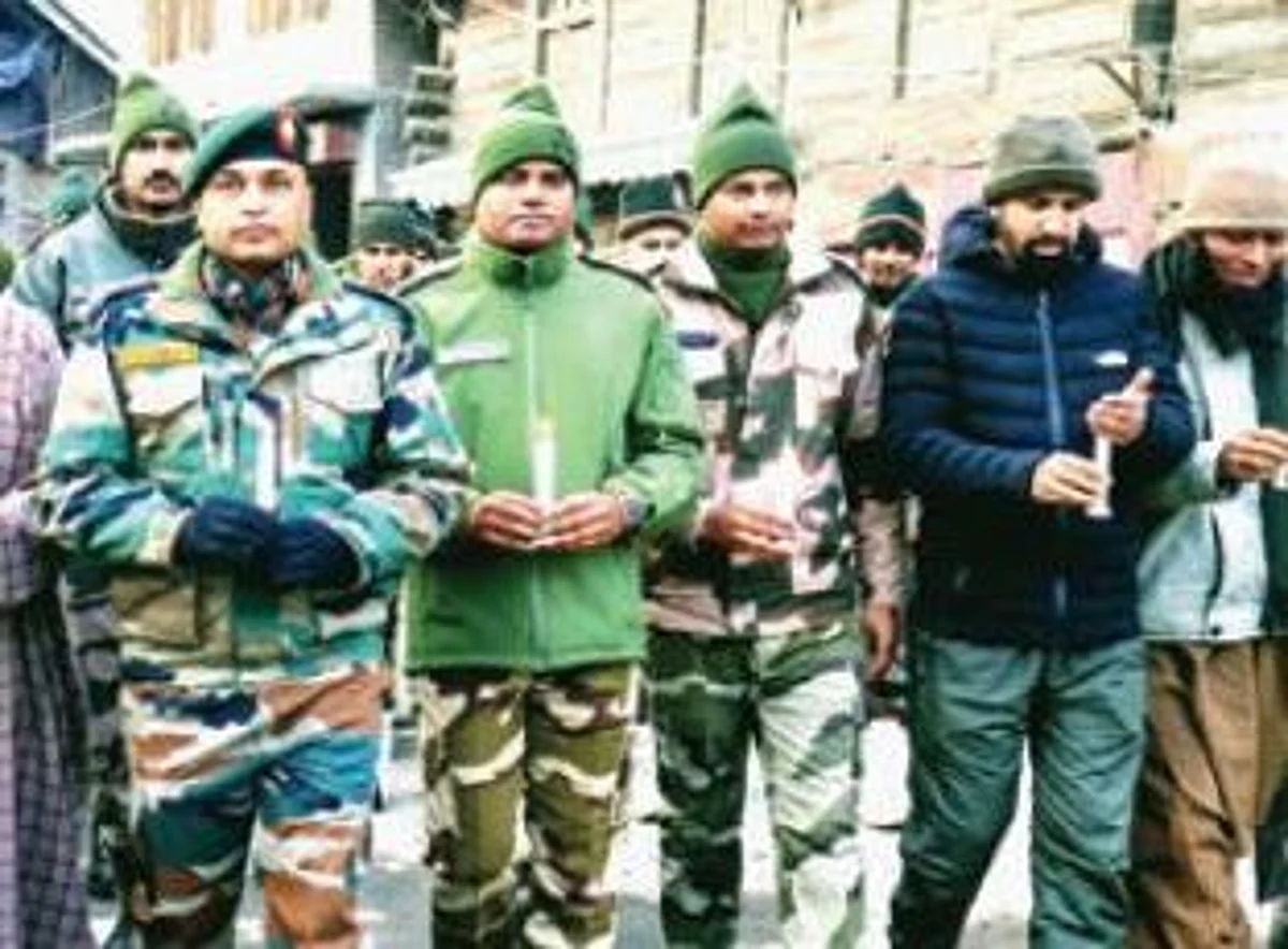 Candle march held in Gurez to pay homage to Tamil Nadu helicopter crash victims: Army