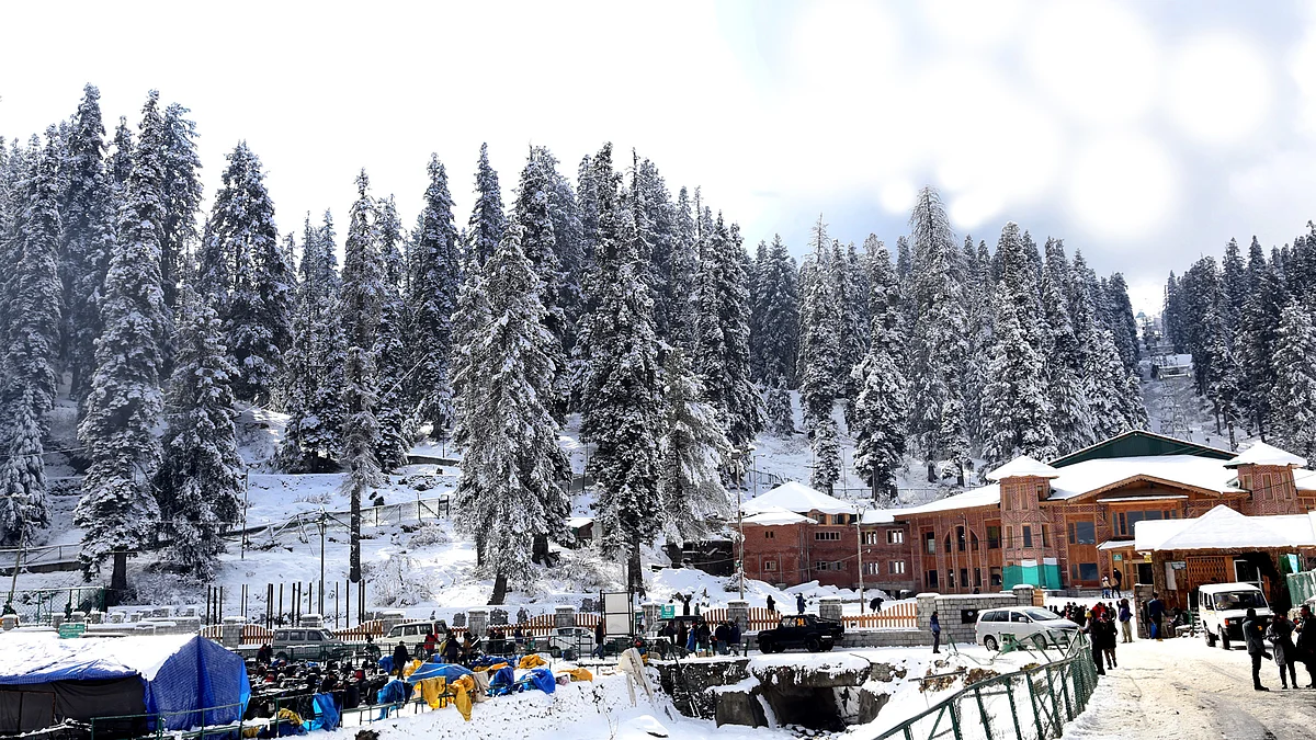 Freezing cold weather conditions prevail across Kashmir