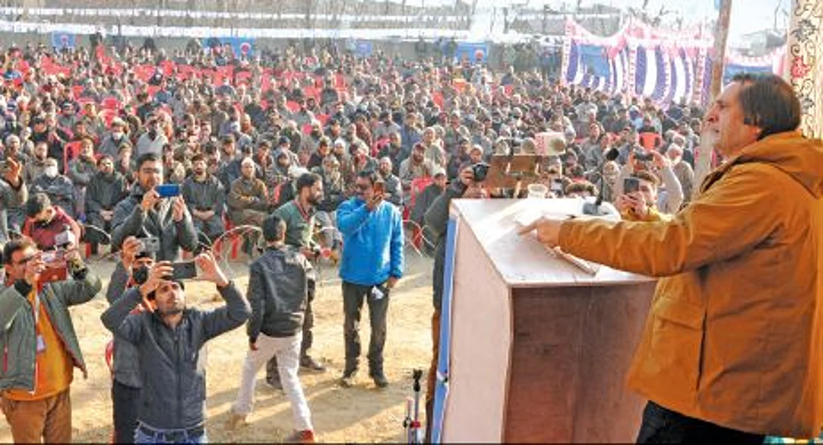 Sajad asserted that the issue of Article 370 is sacrosanct and its demand will never die.