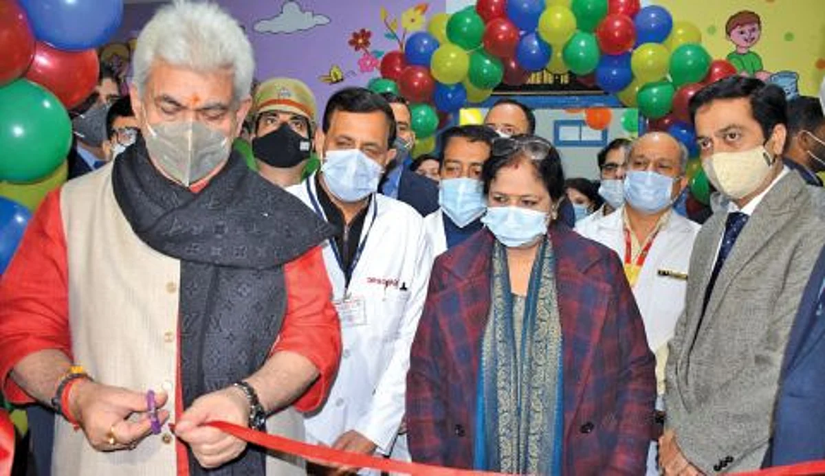 COVID threat | Communities, healthcare workers to participate actively for prevention: LG Sinha