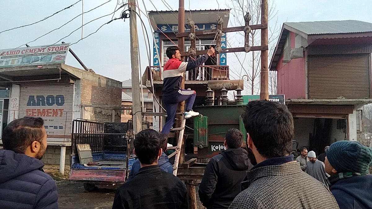 The deadlock between the two bodies has put thousands of J&K residents in extreme hardship amid bone-chilling winter, while hundreds of COVID-19 patients are struggling to keep their oxygen concentrators on.