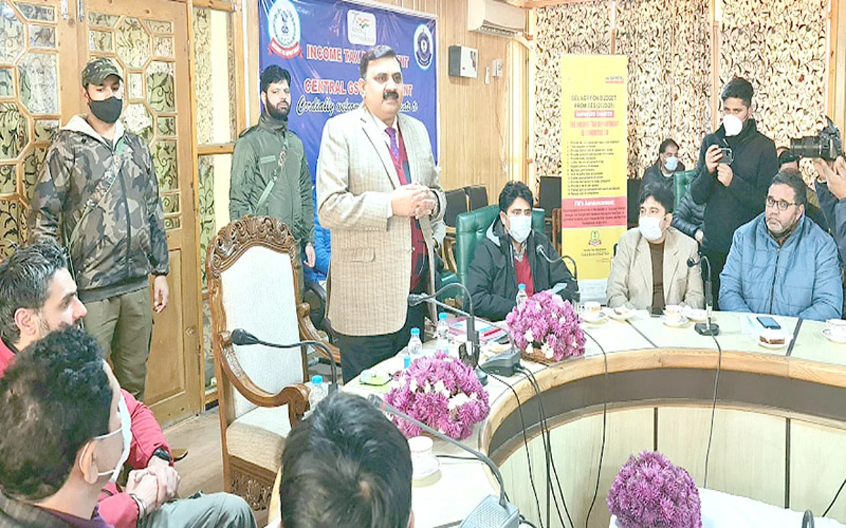 PCIT meets taxpayers, youth of Pulwama