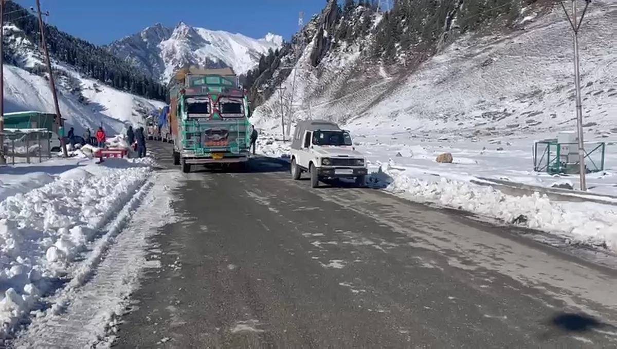 Srinagar-Leh highway reopens after two days