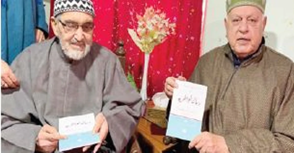 Farooq Abdullah releases Urdu translation of Risala Khawatarya