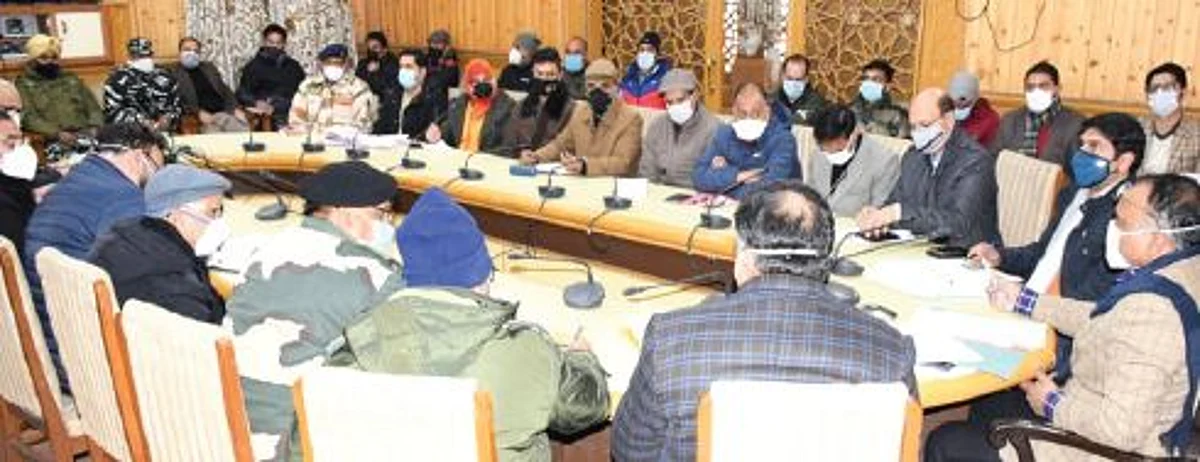 Div Com Kashmir reviews arrangements for Republic Day