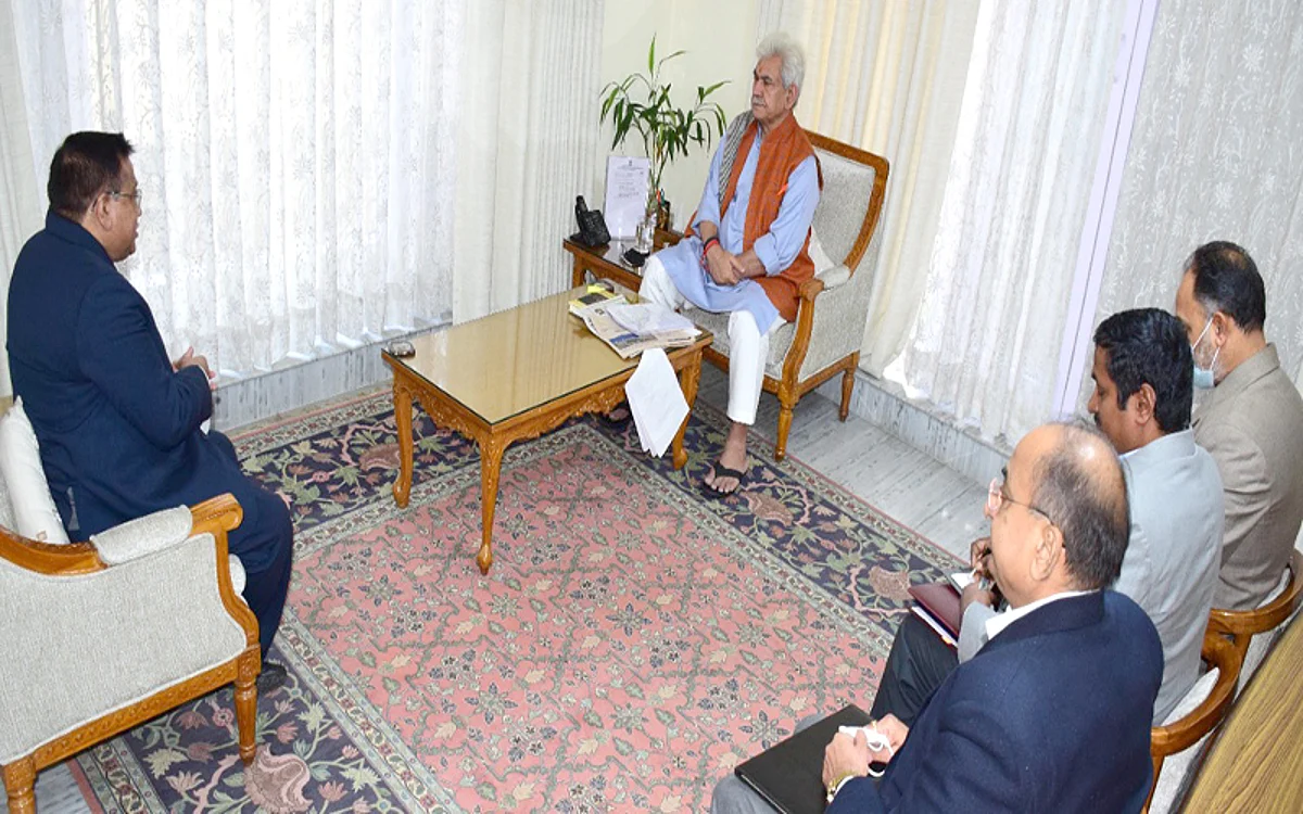 NITI Aayog member calls on LG Sinha