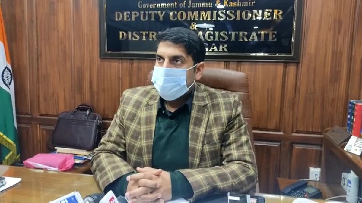 ‘Provide adequate car parking facilities in Srinagar’