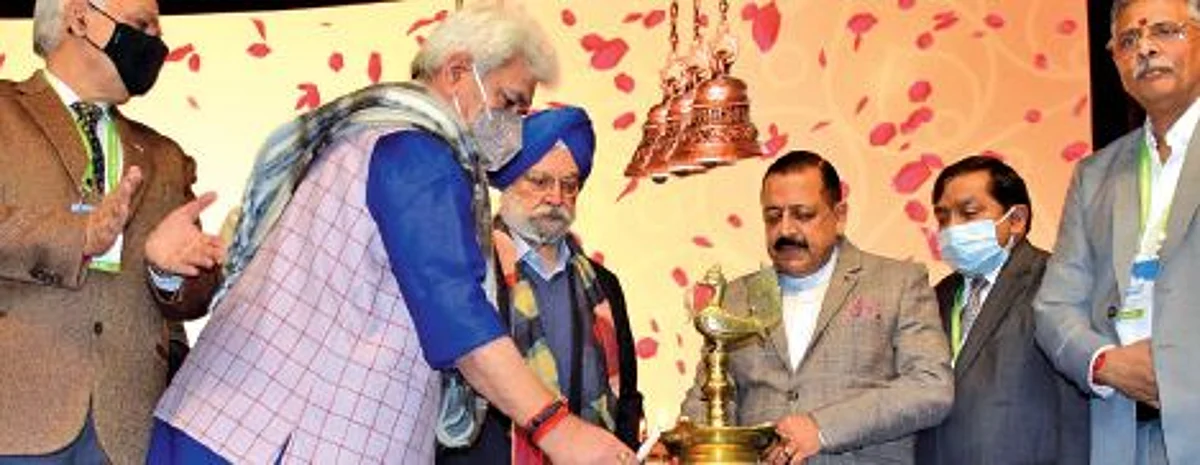 He was interacting with the media after inaugurating “J&K Real Estate Summit-Unlocking opportunities” here at Convention Centre, Jammu.
