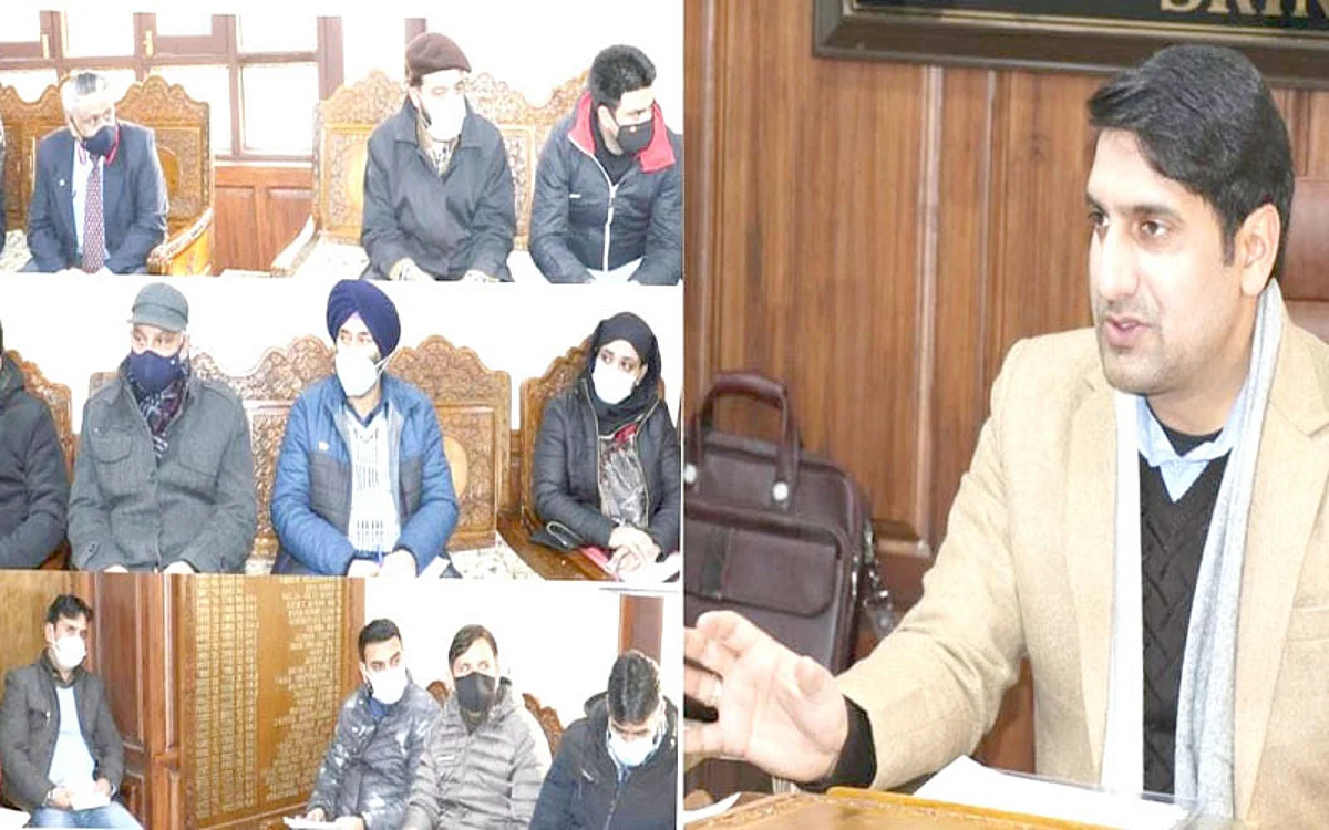 DC Srinagar reviews progress on restoration of Khushalsar, Gilsar