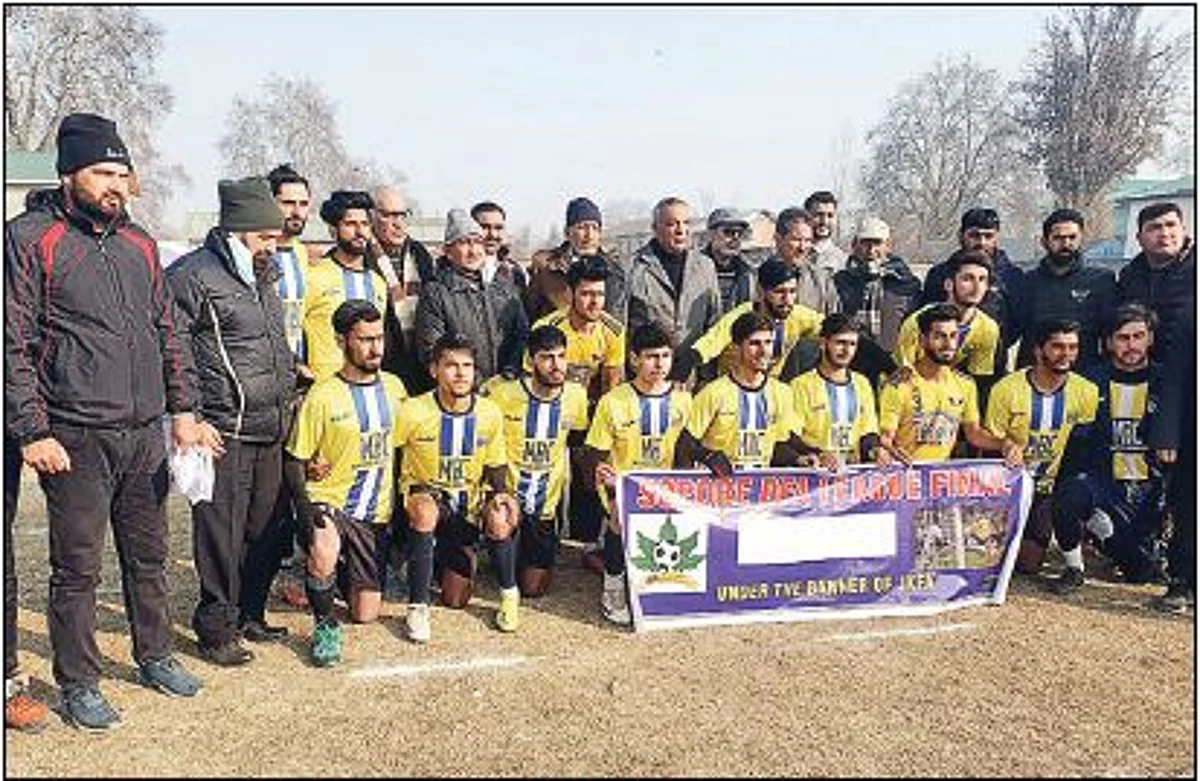 Moosa blues FC win DFA Sopore football league