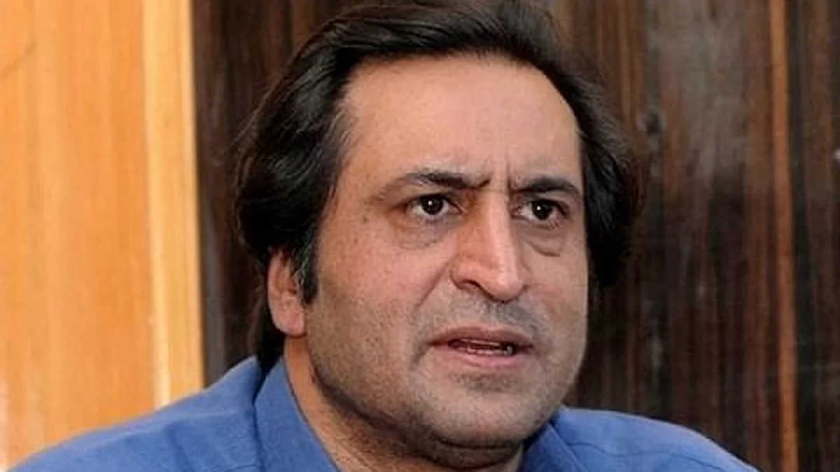 Sajad Lone visits residence of Nasir Aslam Wani