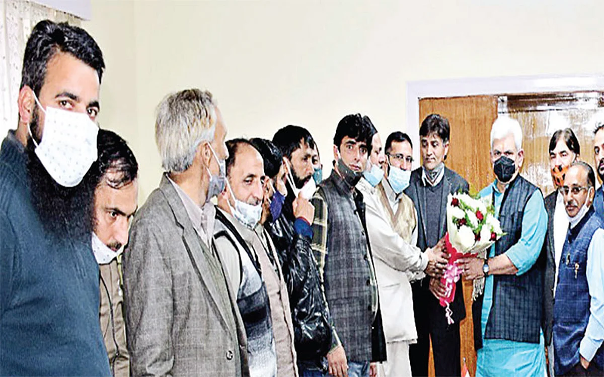 Govt committed to safeguard rights of all communities: LG