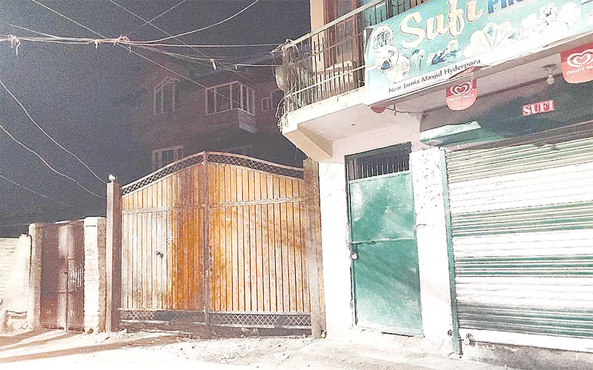 Despite outcry by locals, SMC fails to restore public pathway at Hyderpora