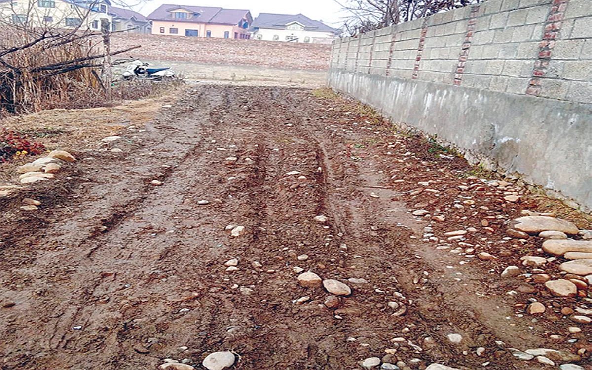 Basharat Colony residents decry dilapidated road
