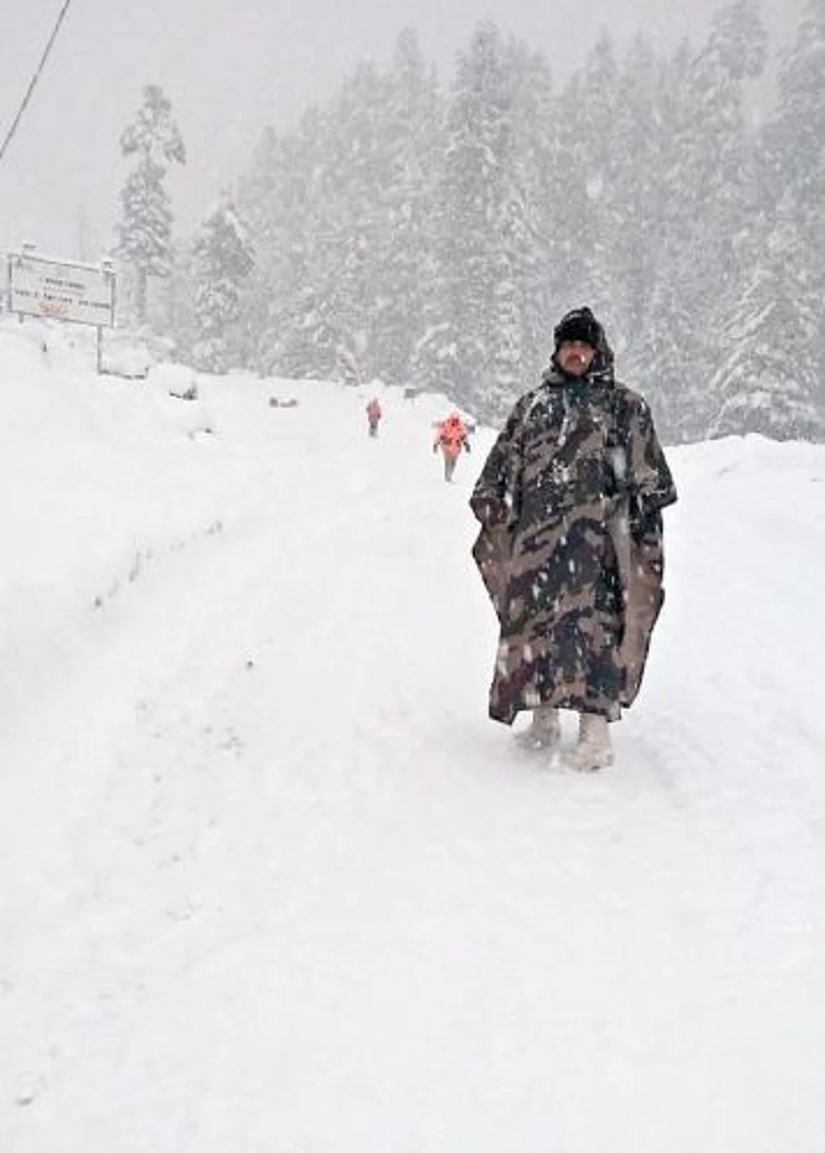 Srinagar-Leh highway closed; Sonamarg cut off