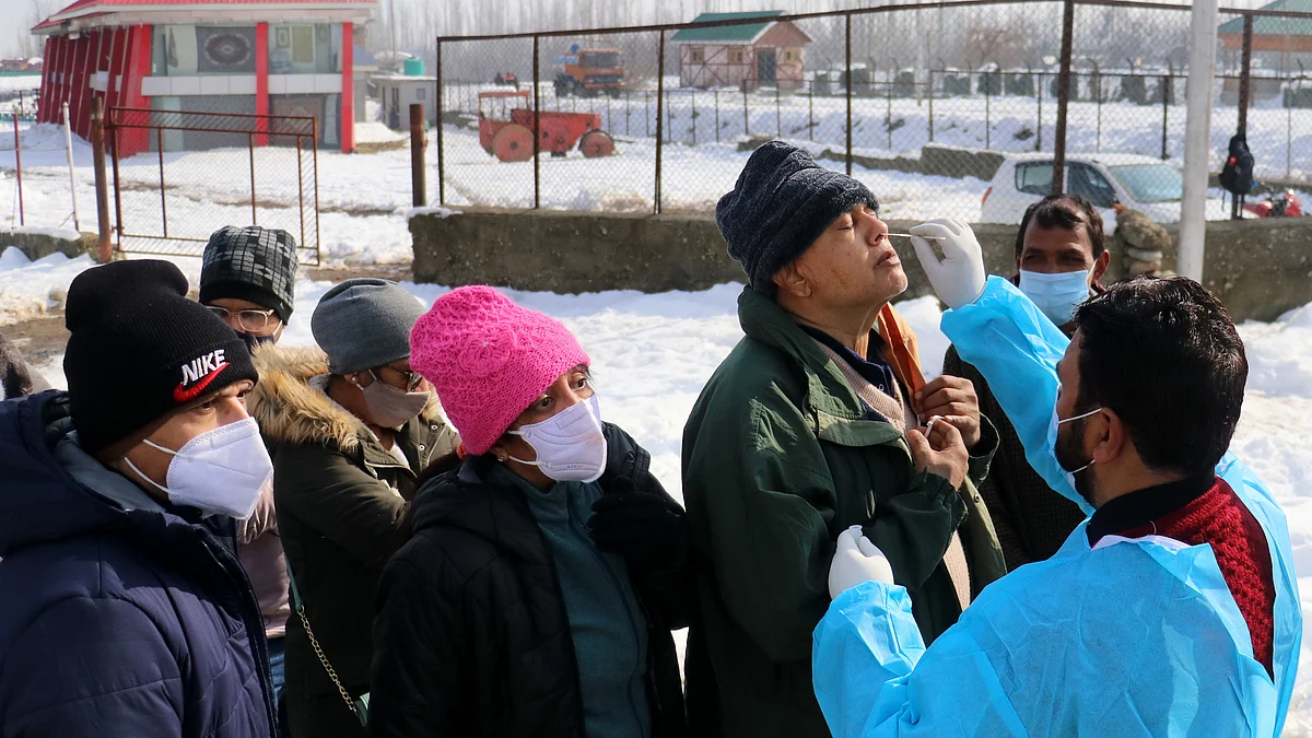 Weekend lockdown: Director Tourism Kashmir seeks 'hassle-free' movement of tourists