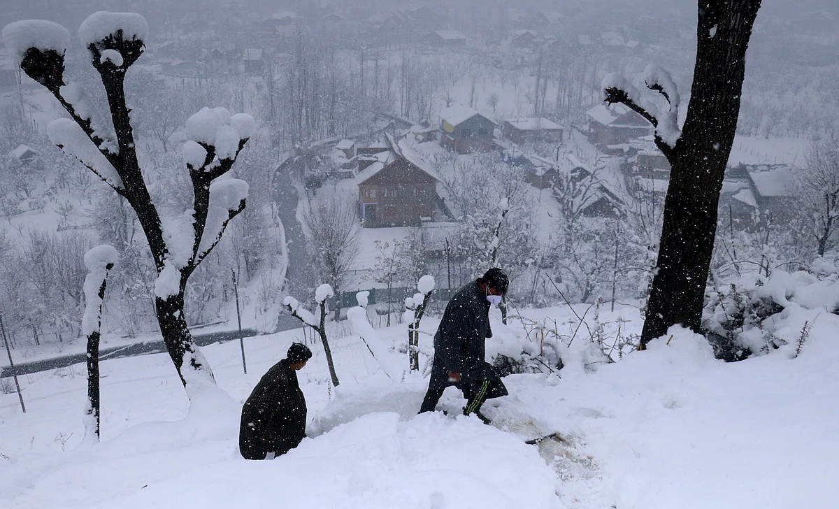 Kulgam’s Kund Valley cut off
