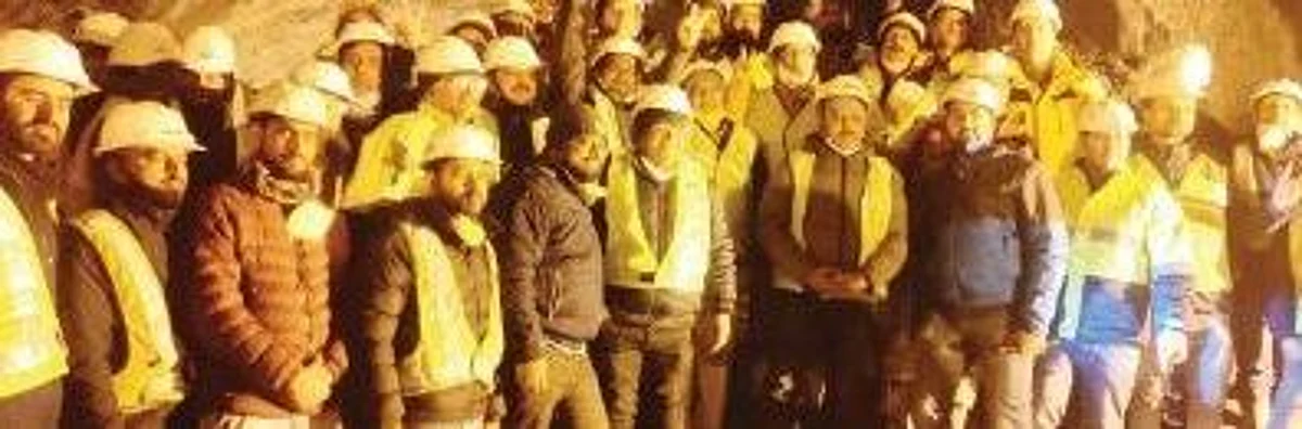 The 1800-metres long railway tunnel between Kundan and Aarpinchala is a part of the longest (about 13-kms) railway tunnel of Indian railway under construction in Khari-Sumber sector in Ramban district.