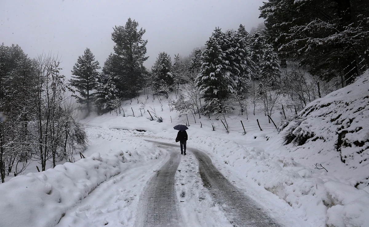Meanwhile, the Meteorological Department has predicted snowfall in next three days