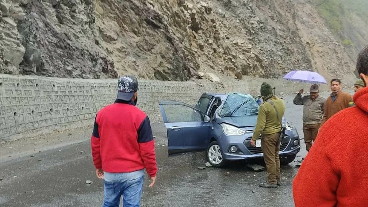 1 killed, another injured after boulder hits car in Ramban
