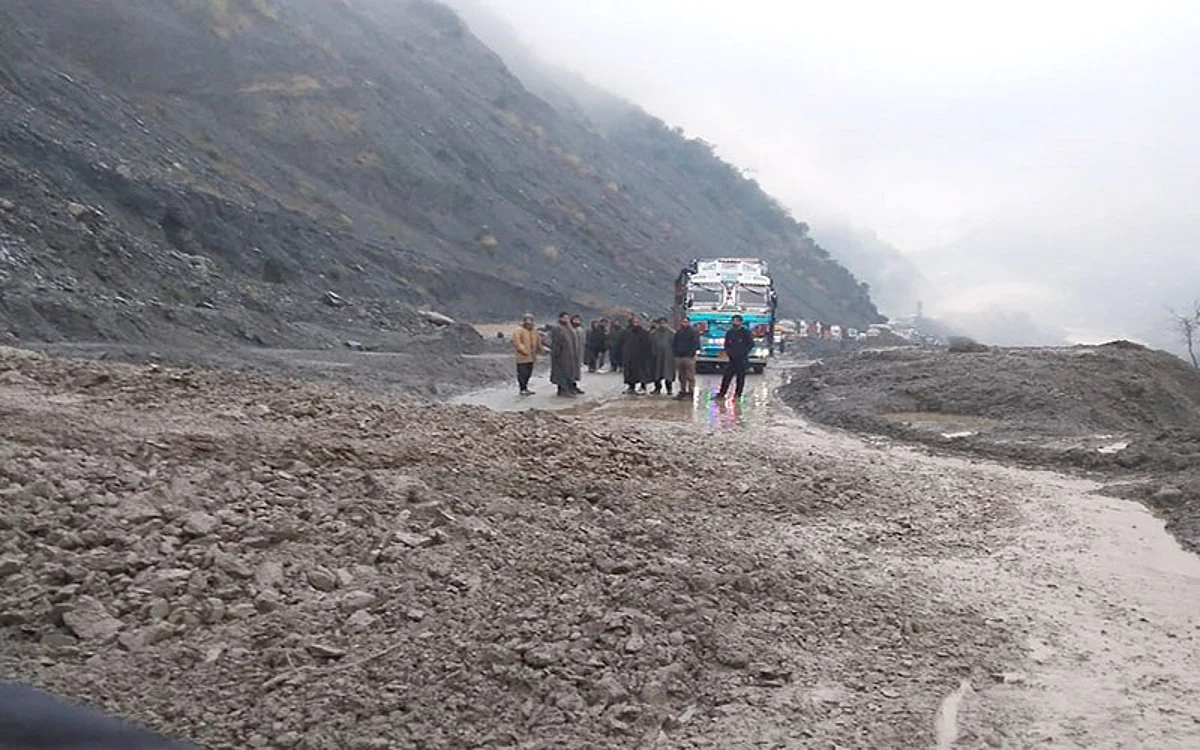 Srinagar-Jammu National Highway closed today